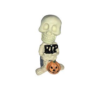 HALLOWEEN Skeleton  FIGURINE. HEAD ON SPRING BOBBLE HEAD / NODDER